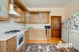 Дом 315м², 3-этажный, участок 15 сот.  
