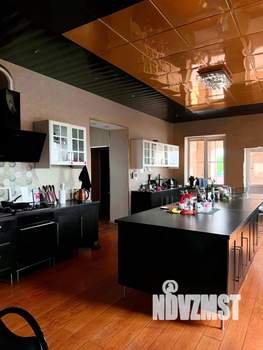 Коттедж 340м&sup2;, 3-этажный, участок 10 сот.  