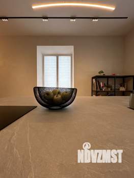 Дом 242м&sup2;, 3-этажный, участок 20 сот.  