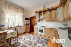 Дом 315м², 3-этажный, участок 15 сот.  