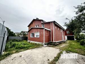 Дом 250м², 3-этажный, участок 15 сот.  