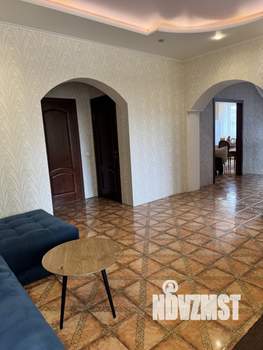 Коттедж 270м², 2-этажный, участок 5 сот.  