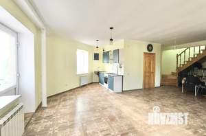 Дом 280м², 2-этажный, участок 10 сот.  