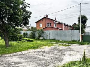 Дом 250м², 3-этажный, участок 15 сот.  
