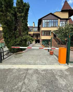 Дом 158м&sup2;, 3-этажный, участок 2 сот.  