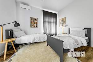 Дом 240м², 2-этажный, участок 13 сот.  
