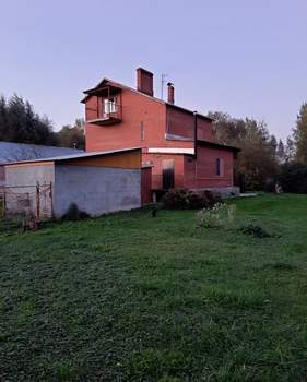 Дом 180м², 3-этажный, участок 64 сот.  