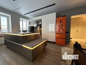 Дом 242м&sup2;, 3-этажный, участок 20 сот.  