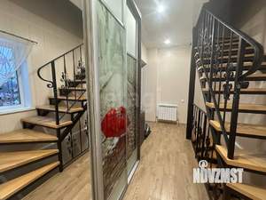 Дом 216м², 3-этажный, участок 3 сот.  