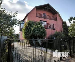 Дом 250м&sup2;, 3-этажный, участок 7 сот.  