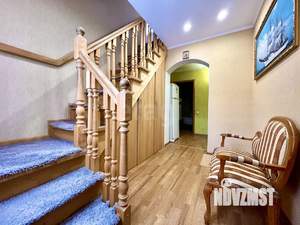 Дом 98м&sup2;, 2-этажный, участок 3 сот.  