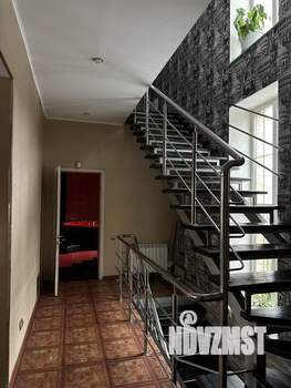 Коттедж 340м&sup2;, 3-этажный, участок 10 сот.  