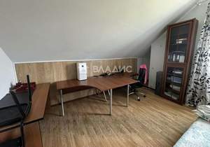 Дом 220м&sup2;, 2-этажный, участок 9 сот.  