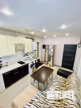 1-к квартира, посуточно, 38м2, 1/2 этаж