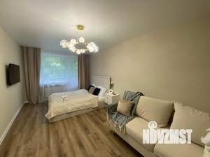 1-к квартира, посуточно, 37м2, 1/1 этаж