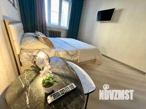 1-к квартира, посуточно, 47м2, 2/10 этаж