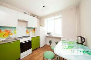 2-к квартира, посуточно, 50м2, 1/1 этаж