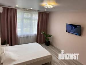 1-к квартира, посуточно, 48м2, 1/3 этаж