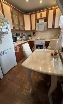 2-к квартира, вторичка, 44м2, 1/4 этаж