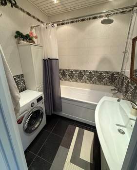 4-к квартира, вторичка, 158м2, 3/3 этаж