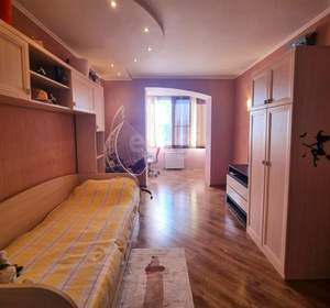 2-к квартира, вторичка, 64м2, 9/9 этаж