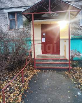 2-к квартира, вторичка, 44м2, 1/4 этаж