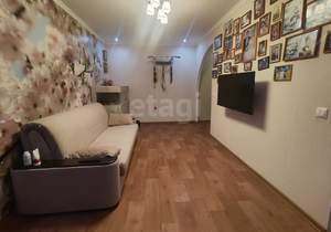 2-к квартира, вторичка, 44м2, 1/4 этаж