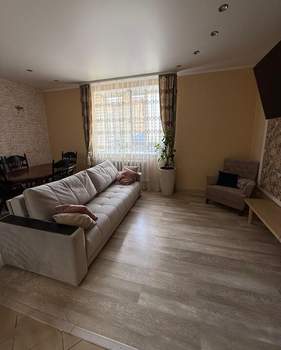 4-к квартира, вторичка, 158м2, 3/3 этаж