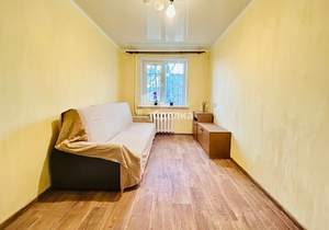 2-к квартира, вторичка, 42м2, 1/5 этаж