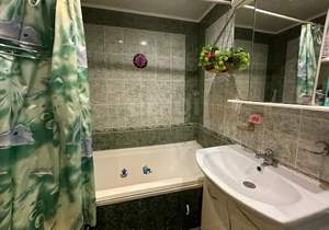 2-к квартира, вторичка, 45м2, 1/4 этаж