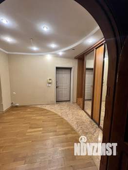 3-к квартира, вторичка, 101м2, 1/5 этаж