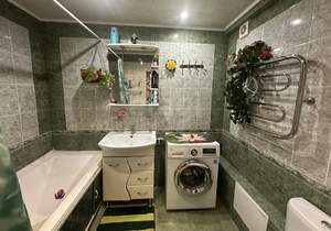 2-к квартира, вторичка, 45м2, 1/4 этаж