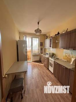 2-к квартира, вторичка, 57м2, 1/3 этаж