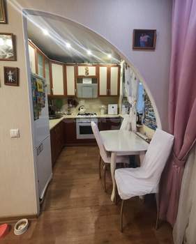 2-к квартира, вторичка, 44м2, 1/4 этаж