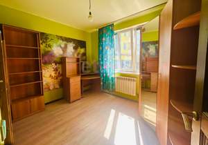 3-к квартира, вторичка, 81м2, 1/5 этаж