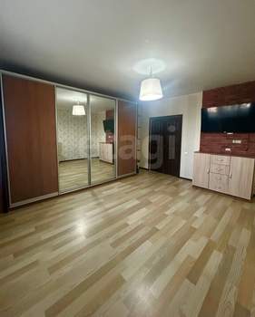 3-к квартира, вторичка, 81м2, 1/5 этаж