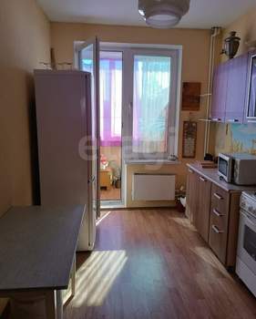 2-к квартира, вторичка, 57м2, 1/3 этаж