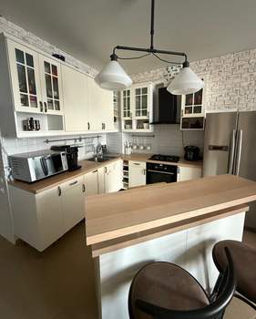 4-к квартира, вторичка, 158м2, 3/3 этаж